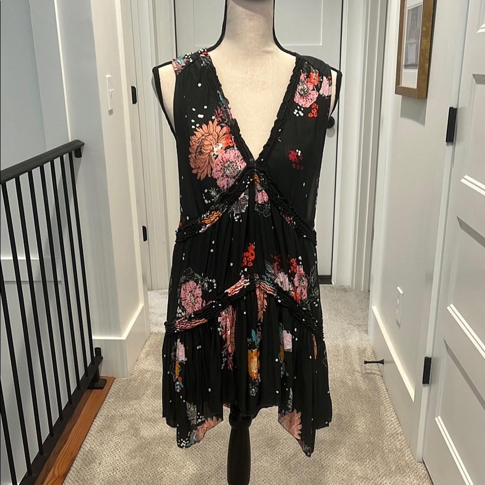 Free People Floral Black Sleeveless Tiered Tunic